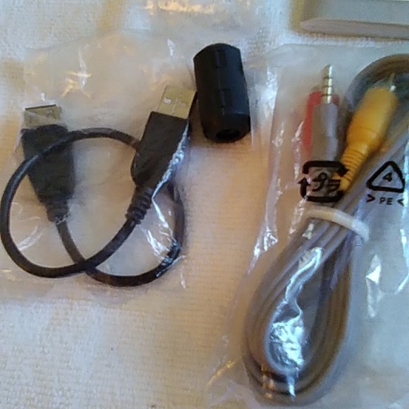 JVC Picsio GC-FM2 HD Memory Camera - Picture 11 of 16